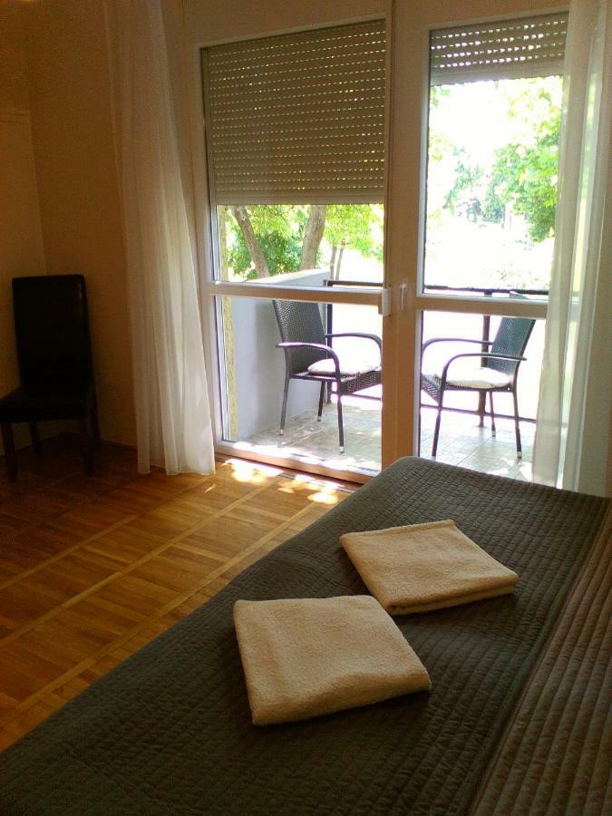 Zoeld Sziget Apartmanlakas เอ็กเกอร์ ภายนอก รูปภาพ